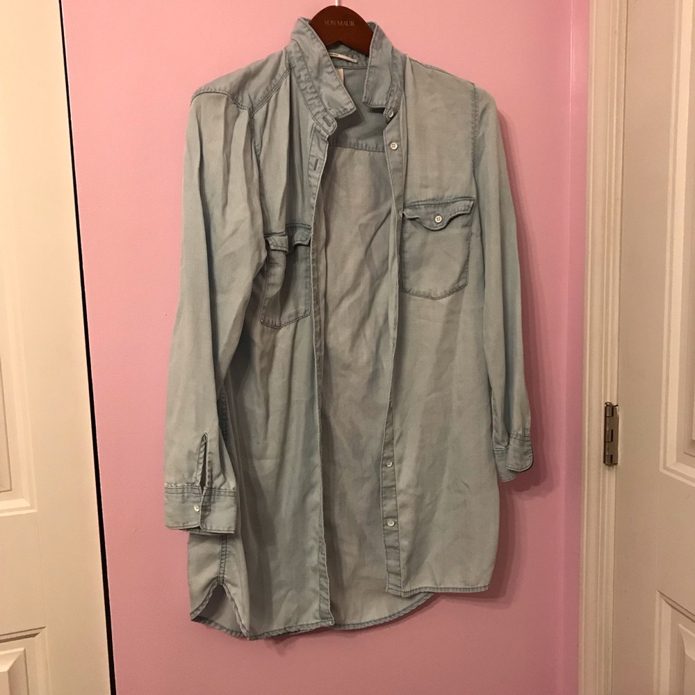 &Denim Women's Light Blue Button Down Shirt size 10